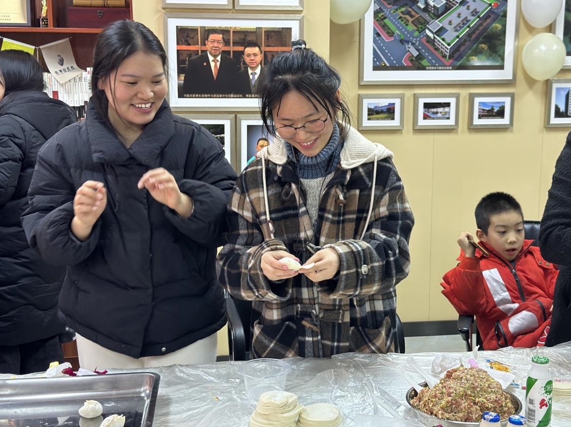 卡酷尚(深圳)办公室第四季度生日会暨冬至联欢会圆满举行